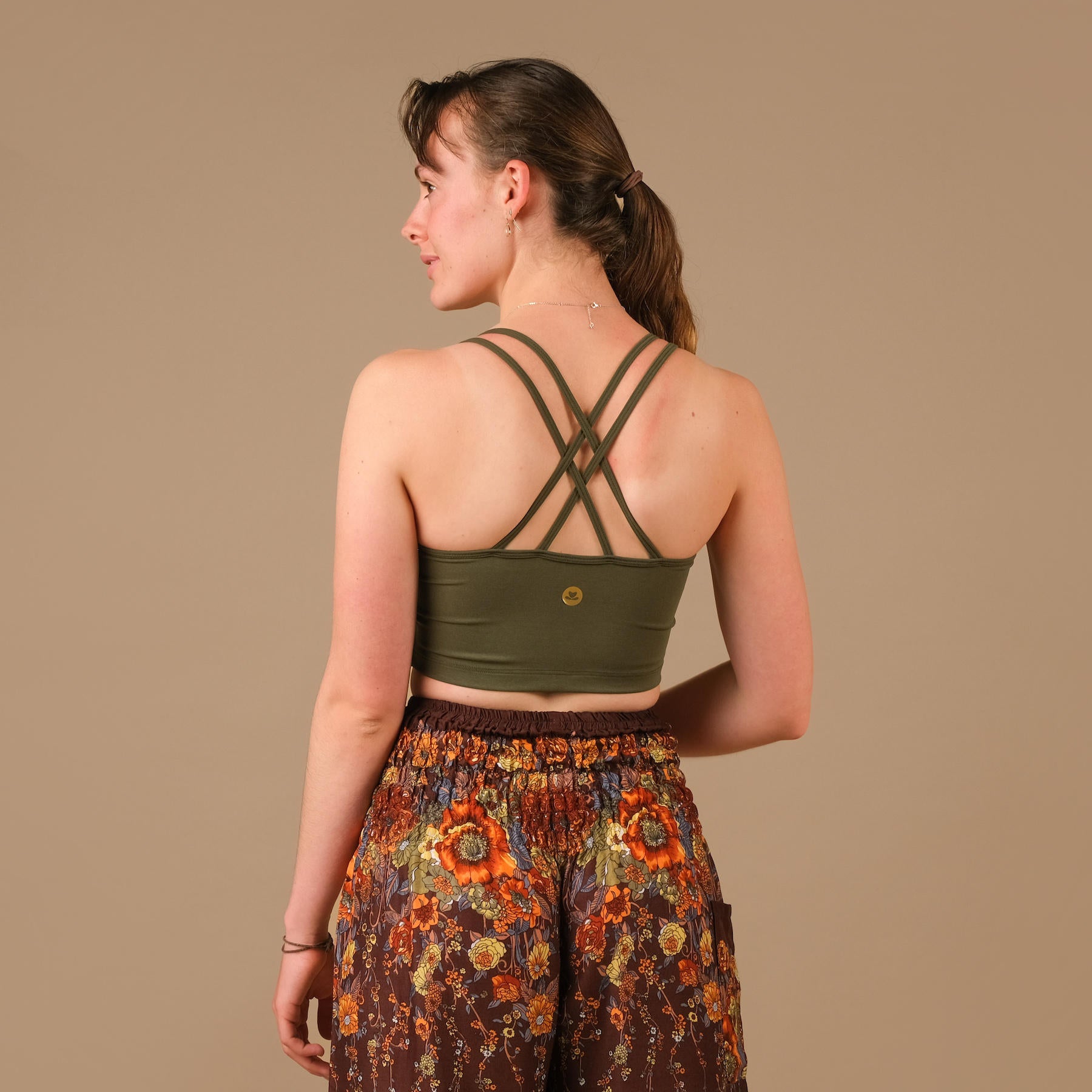 Yoga Kleider Crop Top Joy olive aus nachhaltigem Stoff und in der Schweiz hergestellt