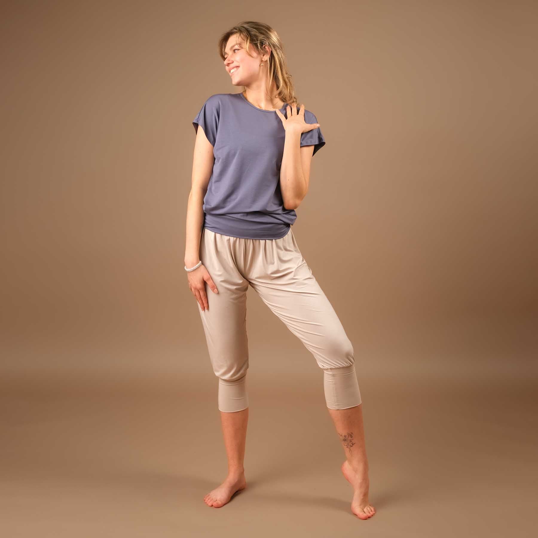 Nachhaltige lockere Yoga Hose Haremshose 3/4 Taj Mahal in der Schweiz hergestellt, sand