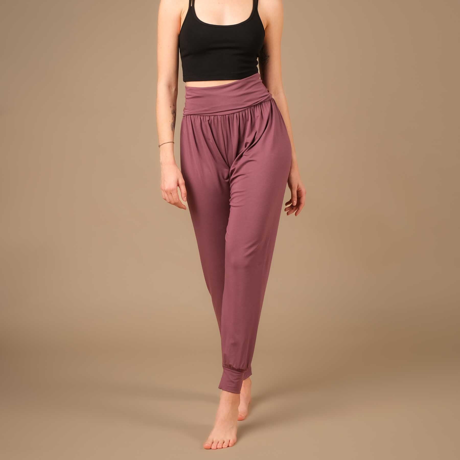 Yoga Hose Taj Mahal lang nachhaltig in der Schweiz hergestellt aubergine