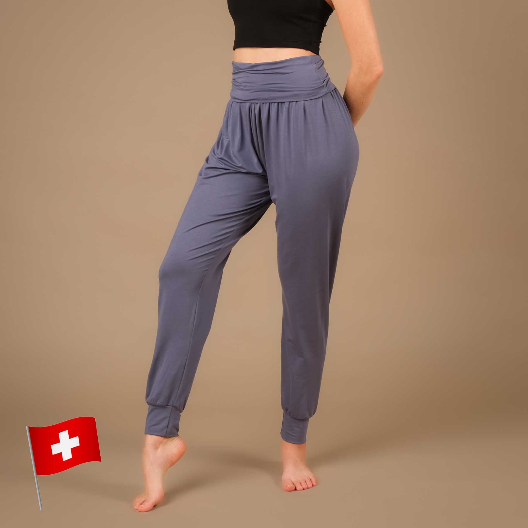 Yoga Hose Taj Mahal lang nachhaltig in der Schweiz hergestellt in Farbe graublau