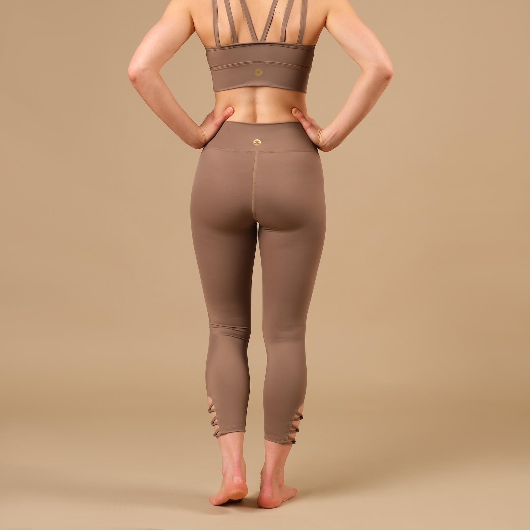 Yoga Leggings 7/8 Eco Mare in der Schweiz hergestellt aus recyceltem Econyl Stoff sand