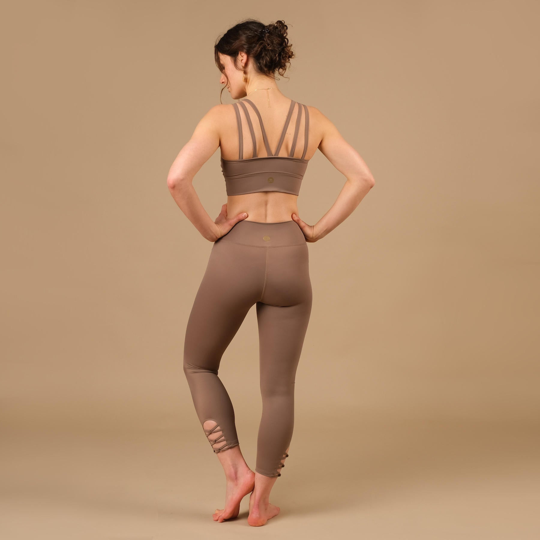 Yoga Leggings 7/8 Eco Mare in der Schweiz hergestellt aus recyceltem Econyl Stoff sand