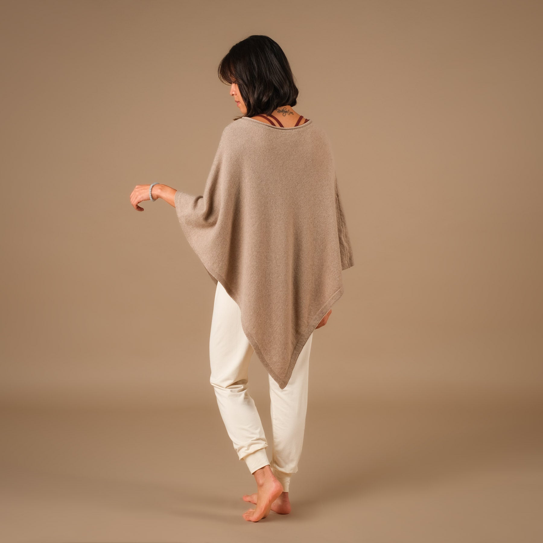Nachhaltiger Kaschmir Poncho beige