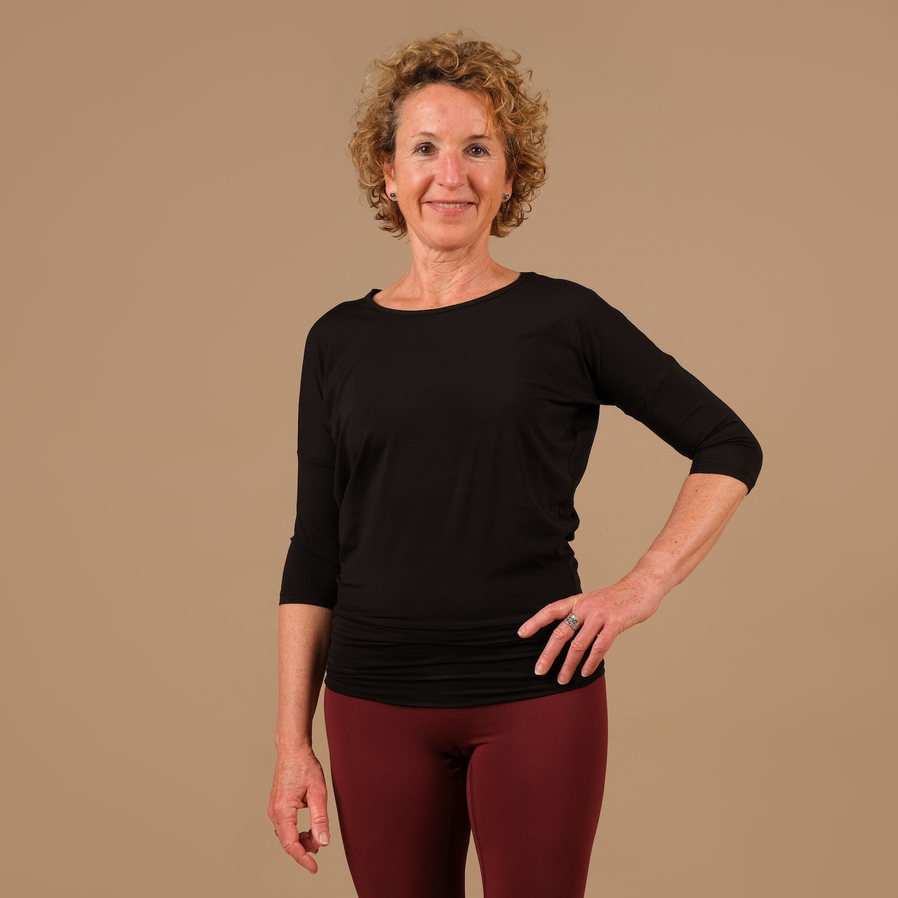 Camicia da yoga Comoda manica 3/4, made in Switzerland, tessuto morbidissimo, nero