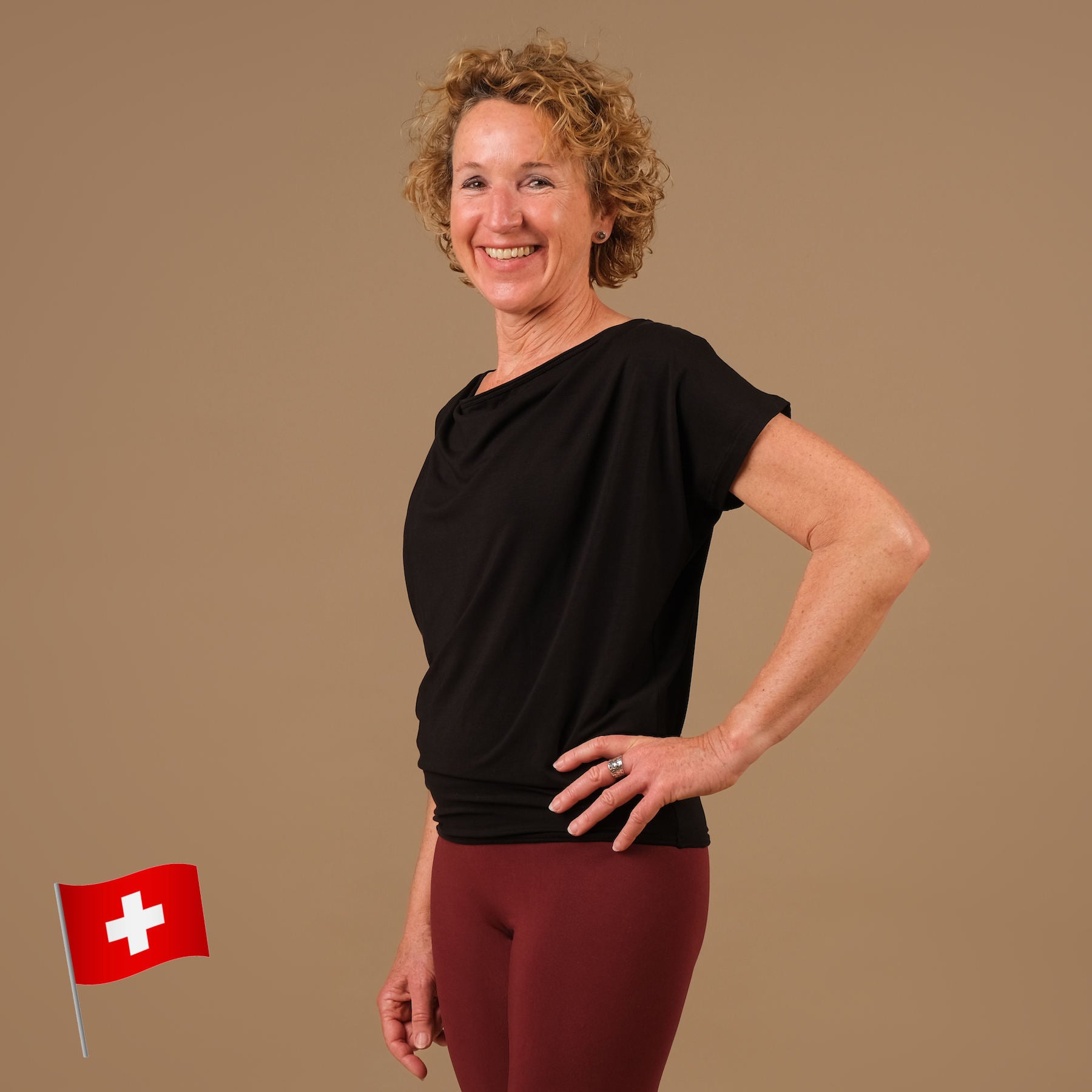 Yoga Wasserfallshirt schwarz, nachhaltiger Stoff, super bequem, in der Schweiz genäht