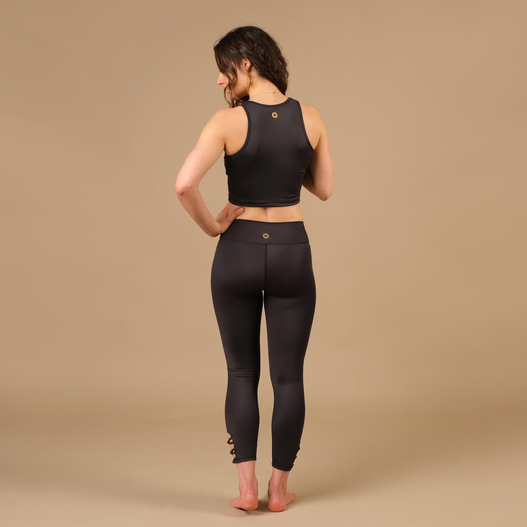 Yoga Leggings 7/8 Eco Mare in der Schweiz hergestellt aus recyceltem Econyl Stoff espresso