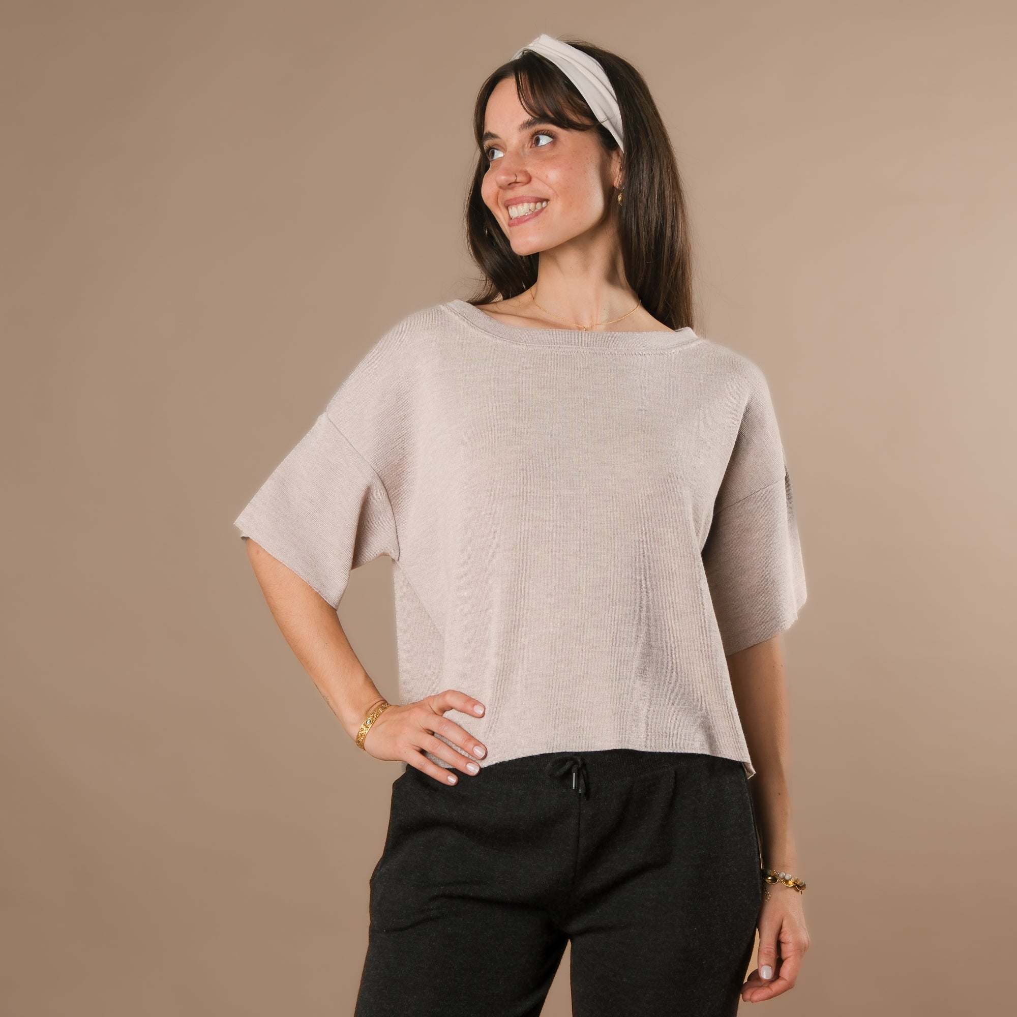 Camicia yoga collo alto manica corta sabbia