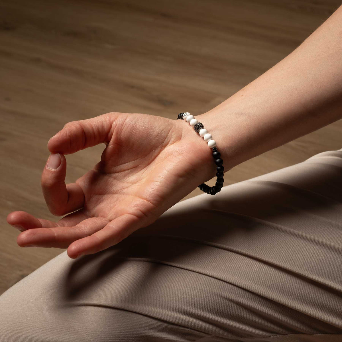 Edelstein Armband Achat, Hämatit & Howlith mit Glitzerkugel unisex