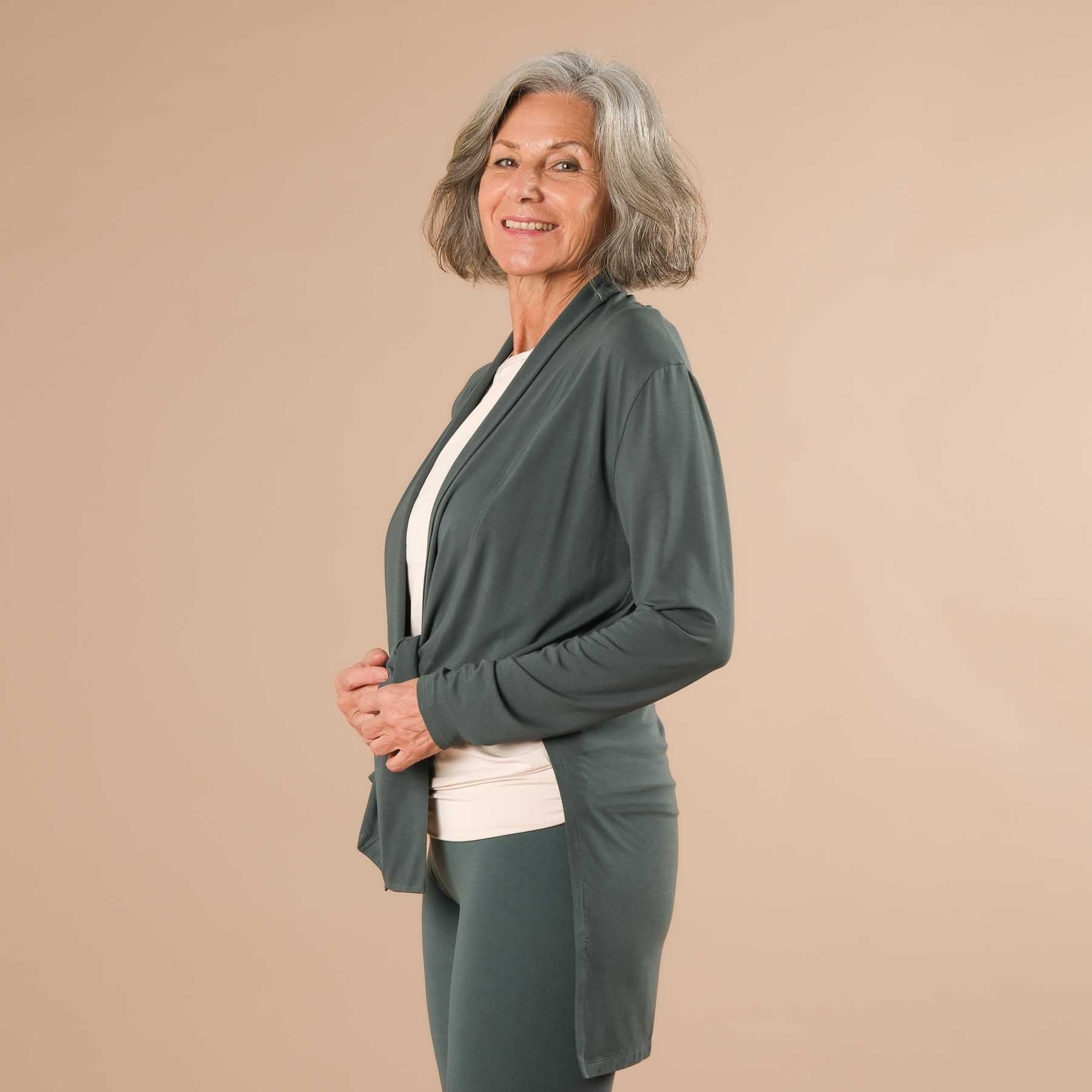 Comfy Yoga Cardigan in der Schweiz hergestellt smaragd