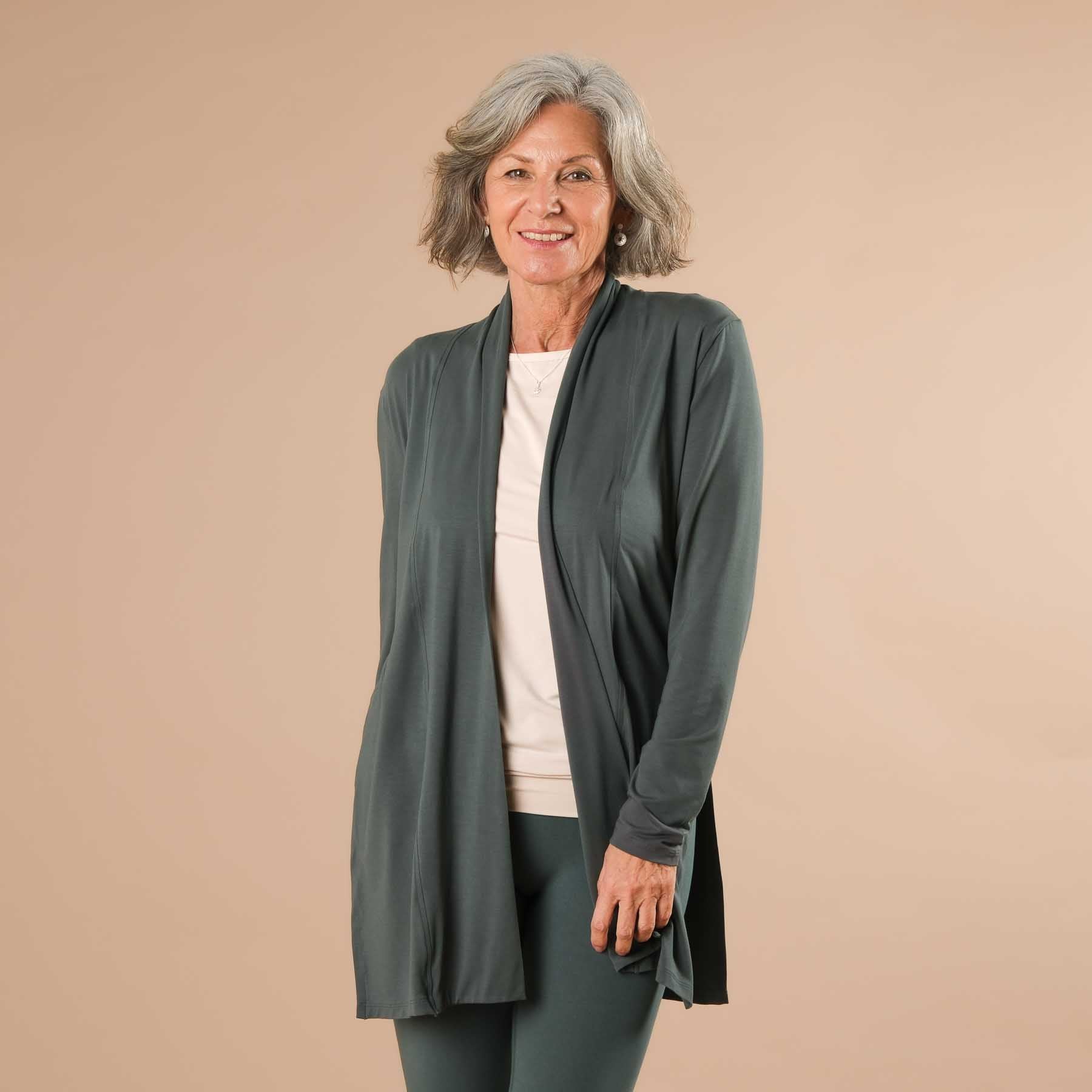 Comfy Yoga Cardigan in der Schweiz hergestellt smaragd