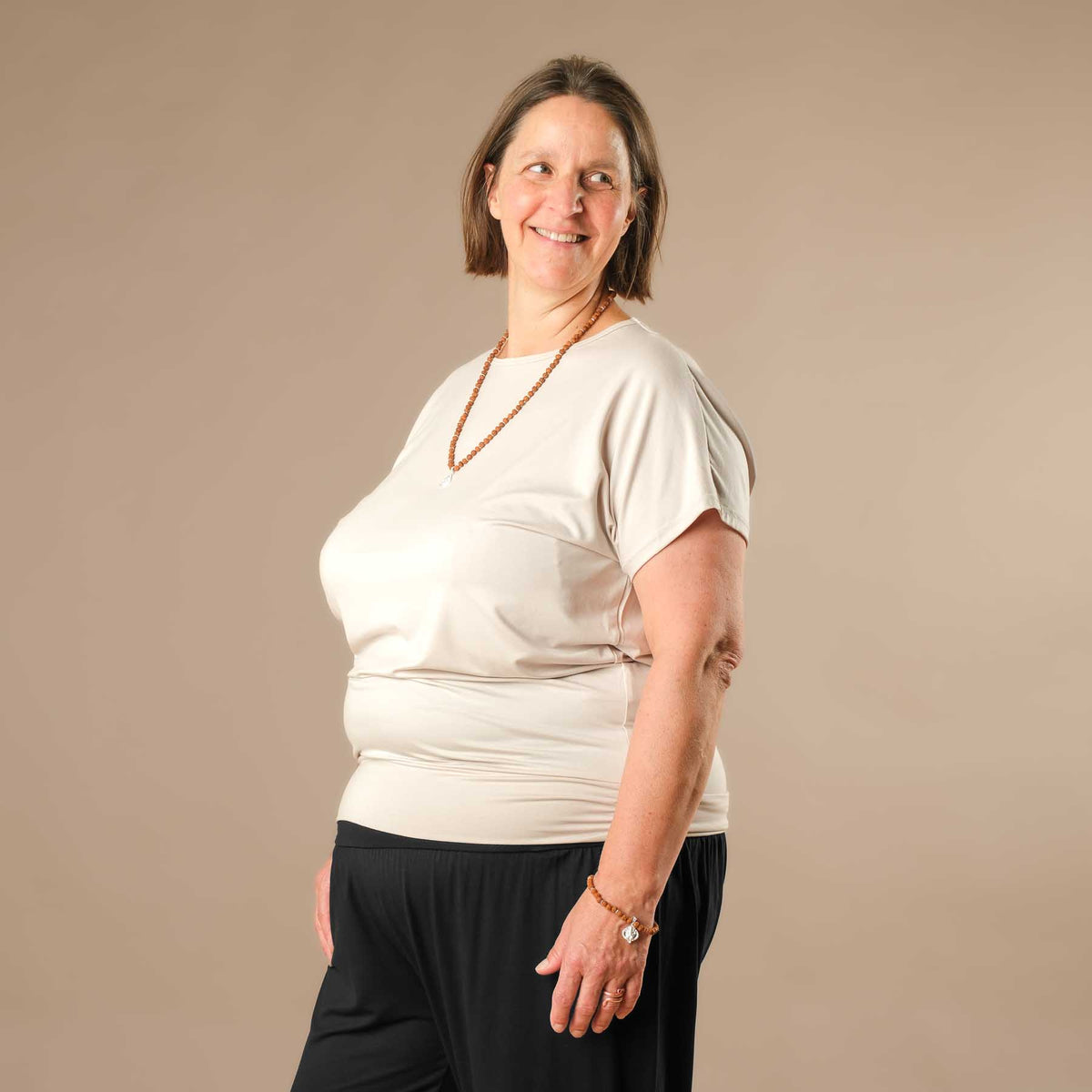 Yoga Shirt Comfy kurzarm nachhaltig in der Schweiz hergestellt sand