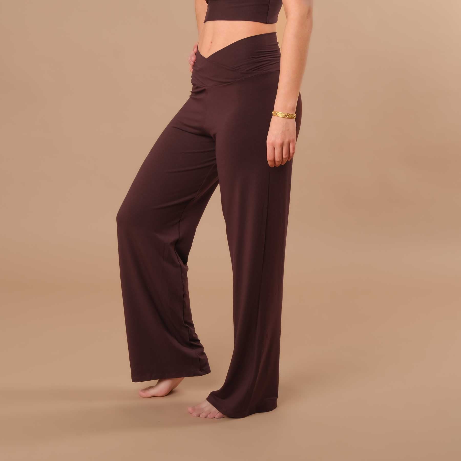 Yoga Culotte Comfy pantaloni lunghi da yoga sostenibili in Tencel color melanzana