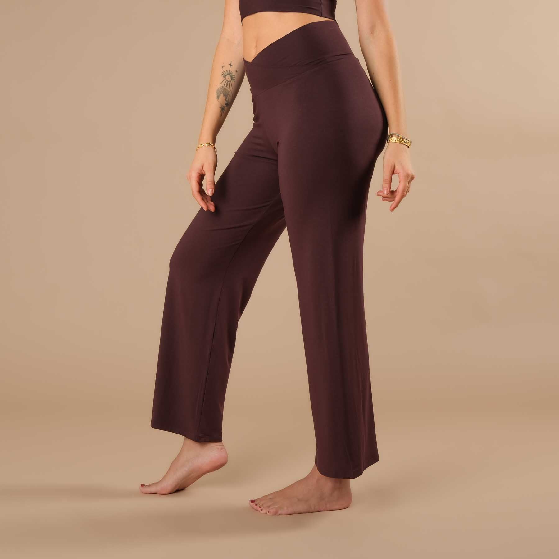 Yoga Culotte Comfy pantaloni lunghi da yoga sostenibili in Tencel color melanzana