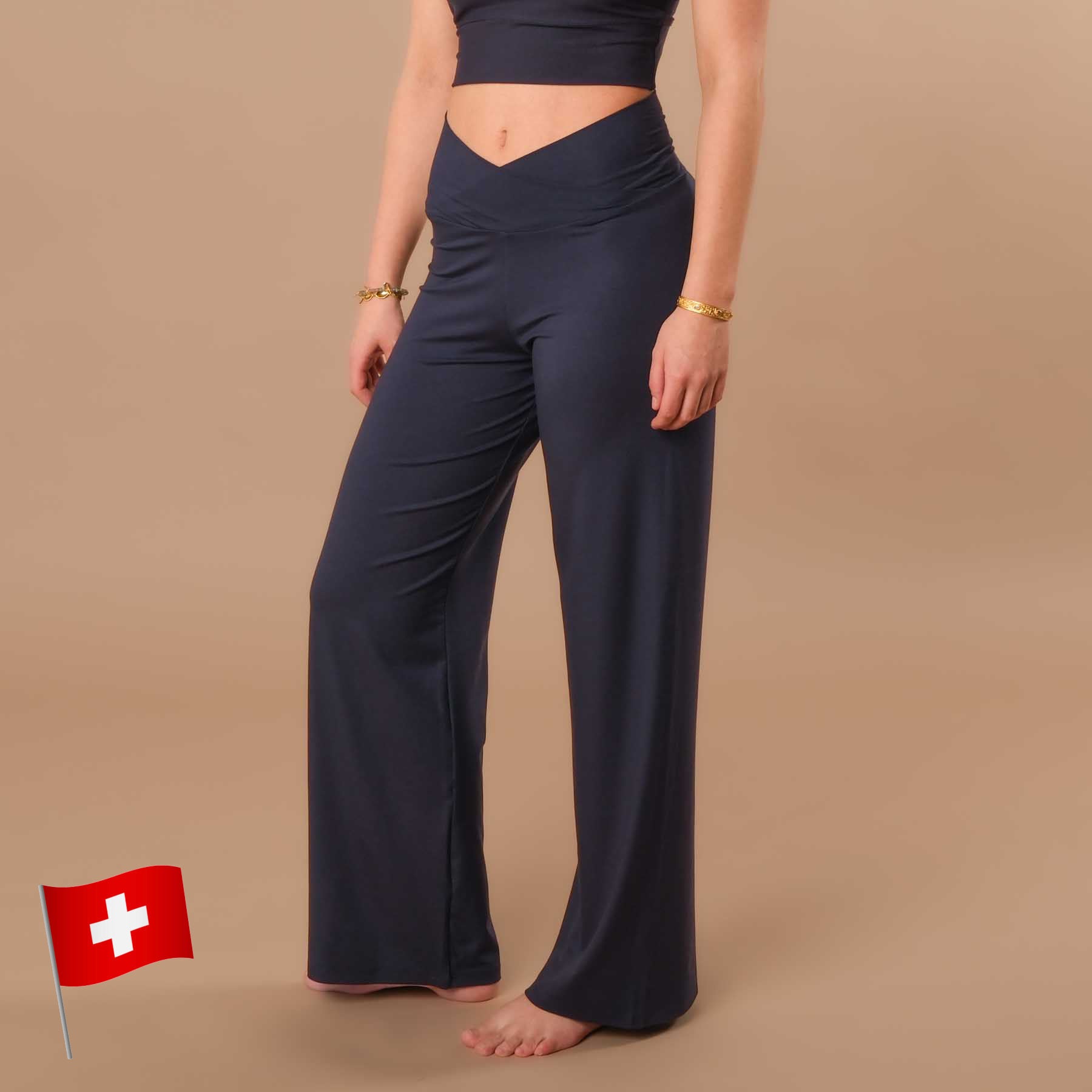 Yoga Culotte Comfy pantaloni lunghi da yoga sostenibili in Tencel blu navy