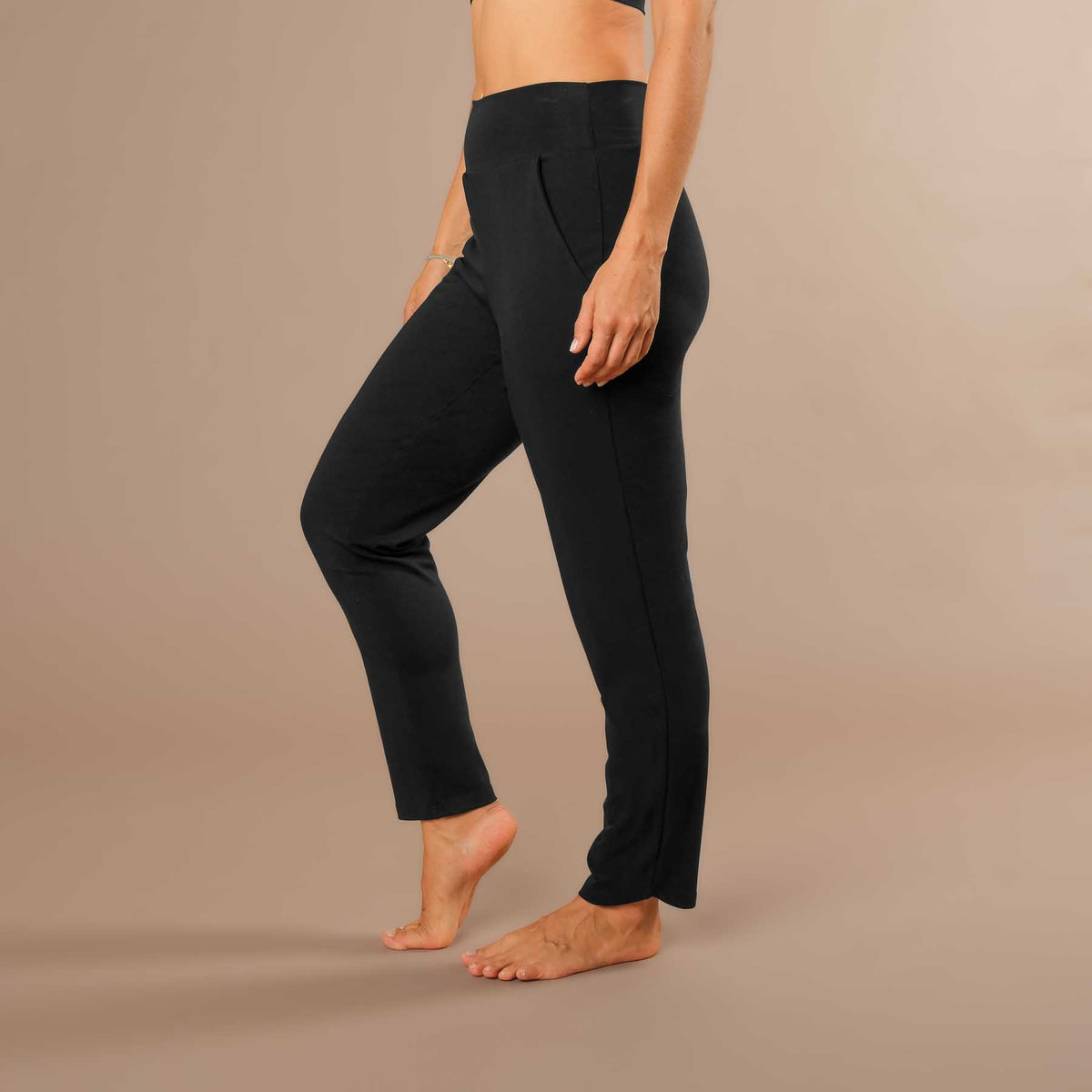 Pantaloni da donna Comfy Elegance: pantaloni da yoga e da viaggio, Swiss made, neri