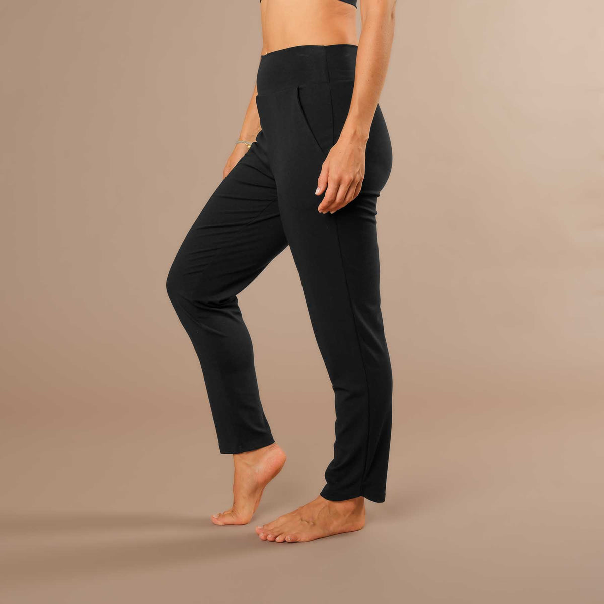 Damen Hose Comfy Elegance Yoga und Reisehose Swiss made schwarz