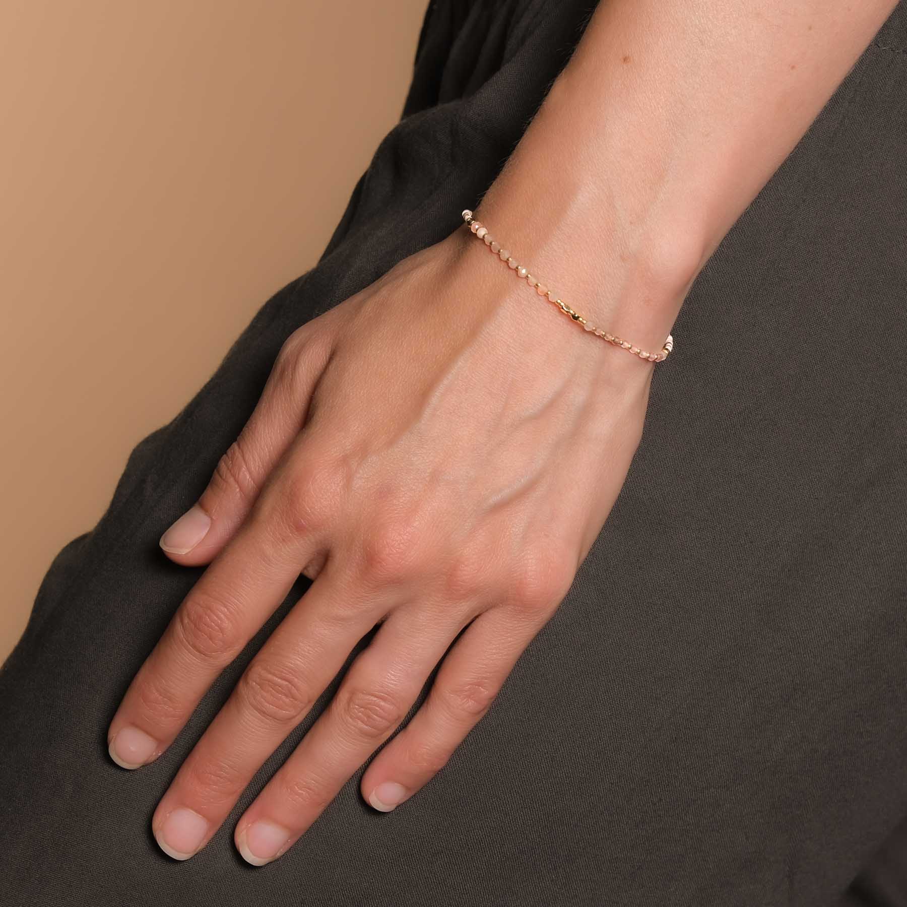 Miyuki Edelstein Armband mit Sonnenstein und Erdbeerquarz rosé