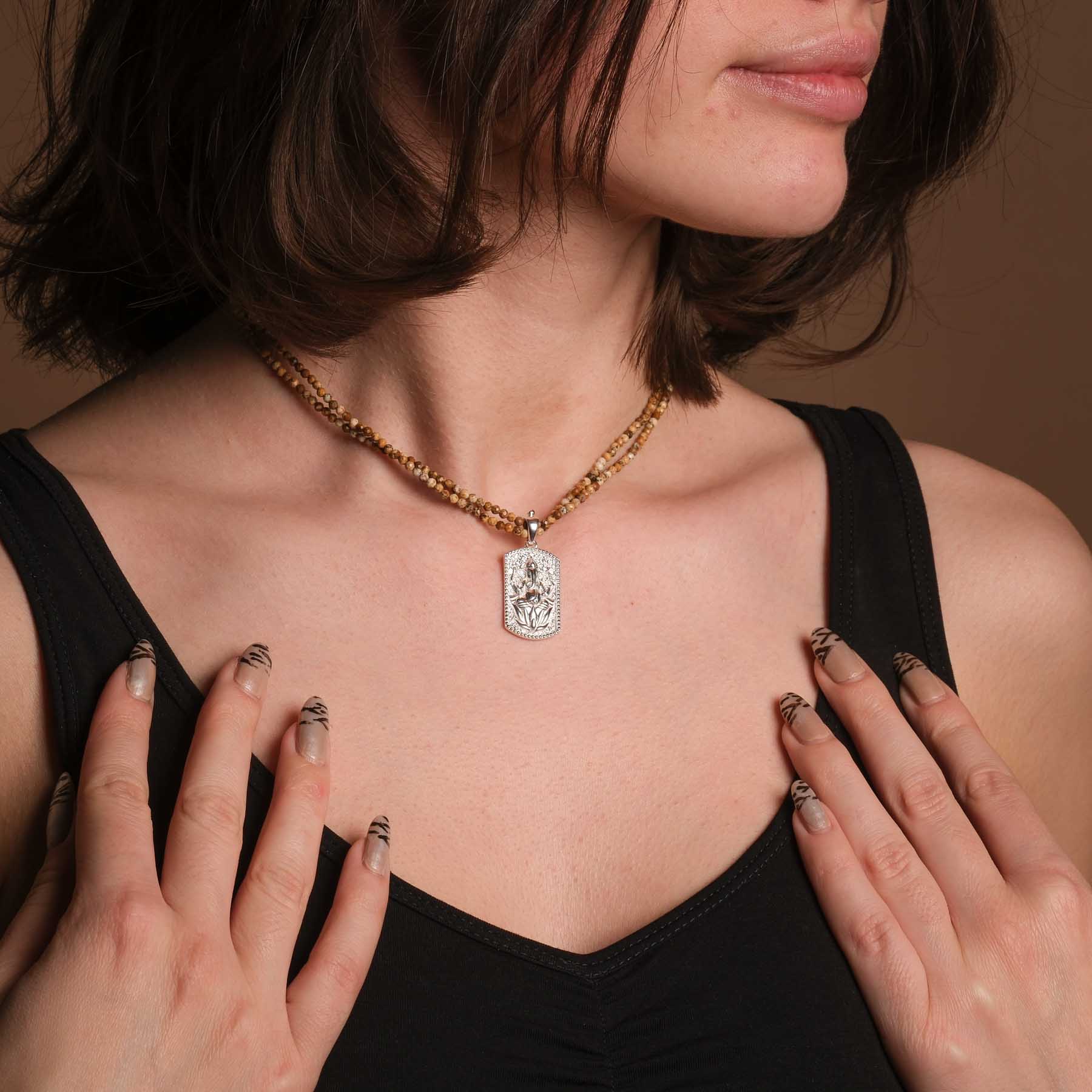 Collana Abhaya in diaspro con pendente Ganesh in argento