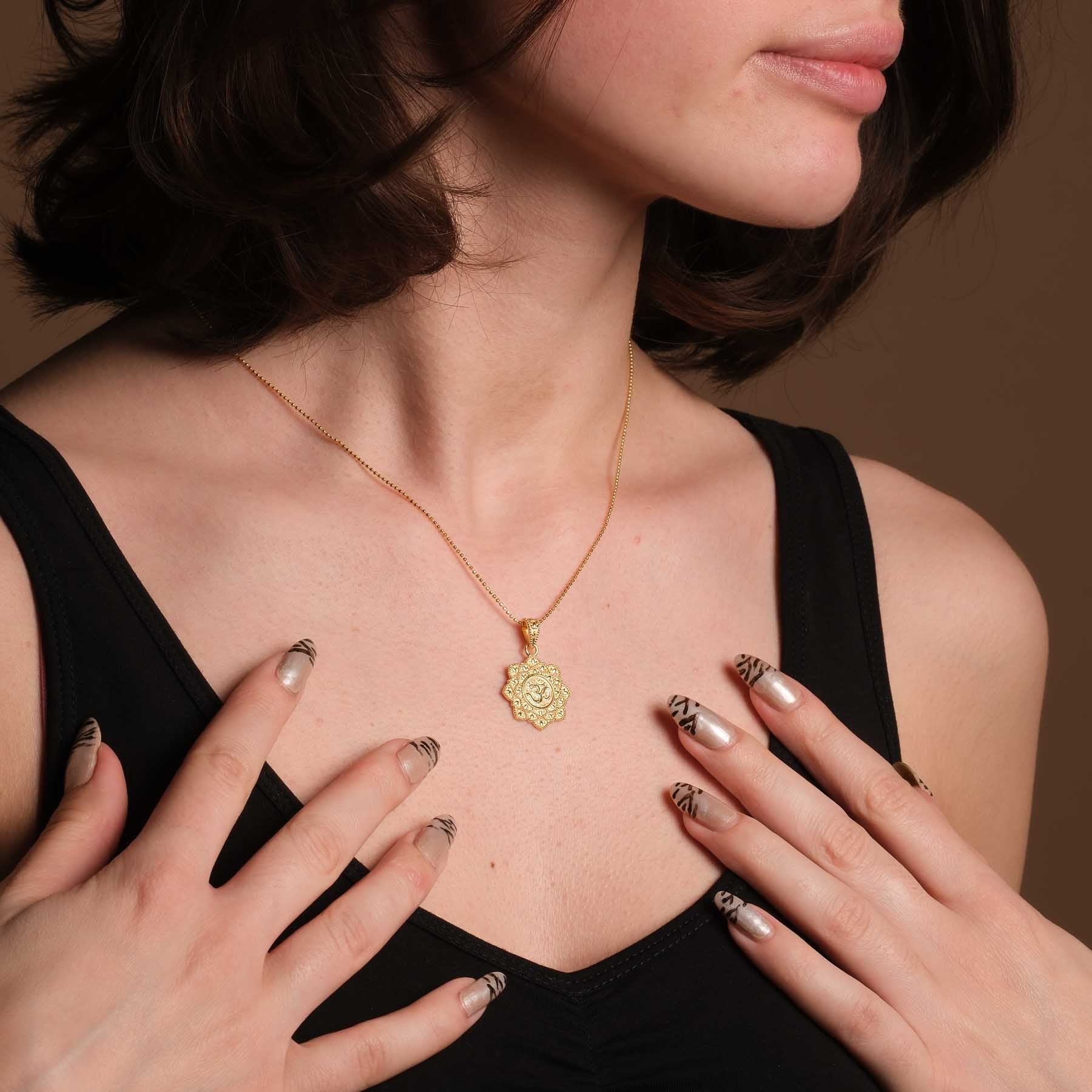 Collana Mandala OM in argento sterling 925 placcato oro