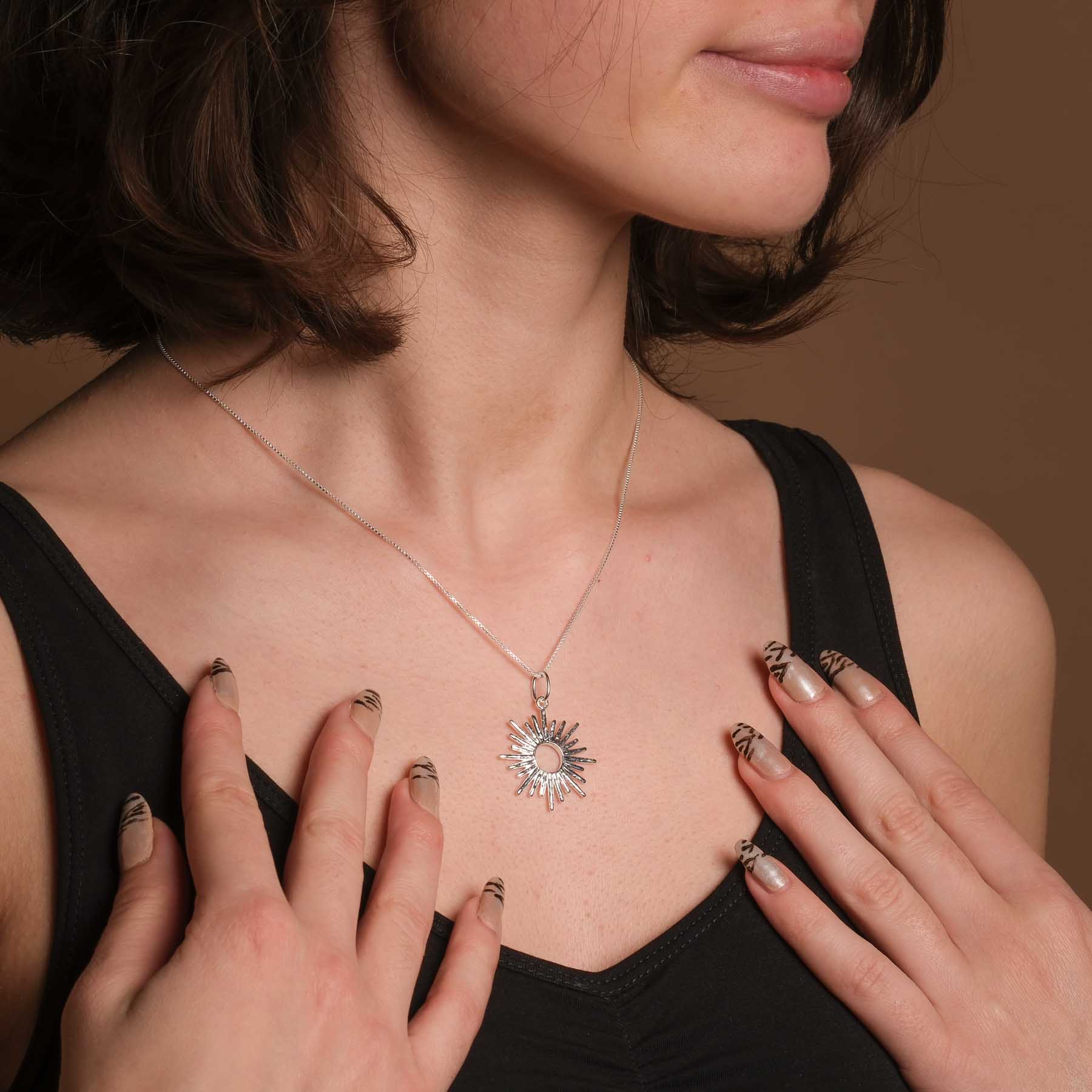 Collana Surya con pendente sole argento
