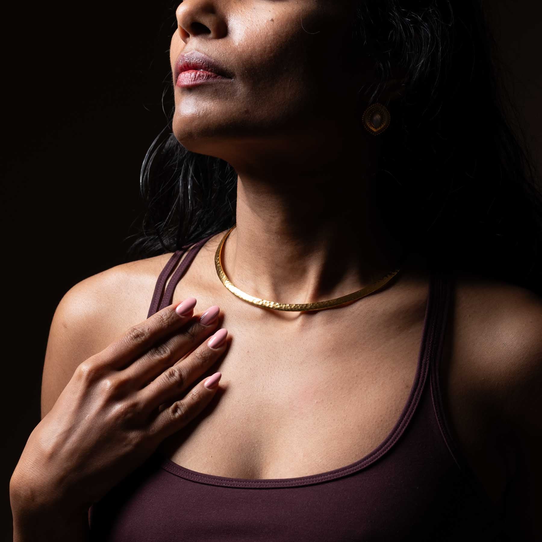 Collier ras-du-cou doré