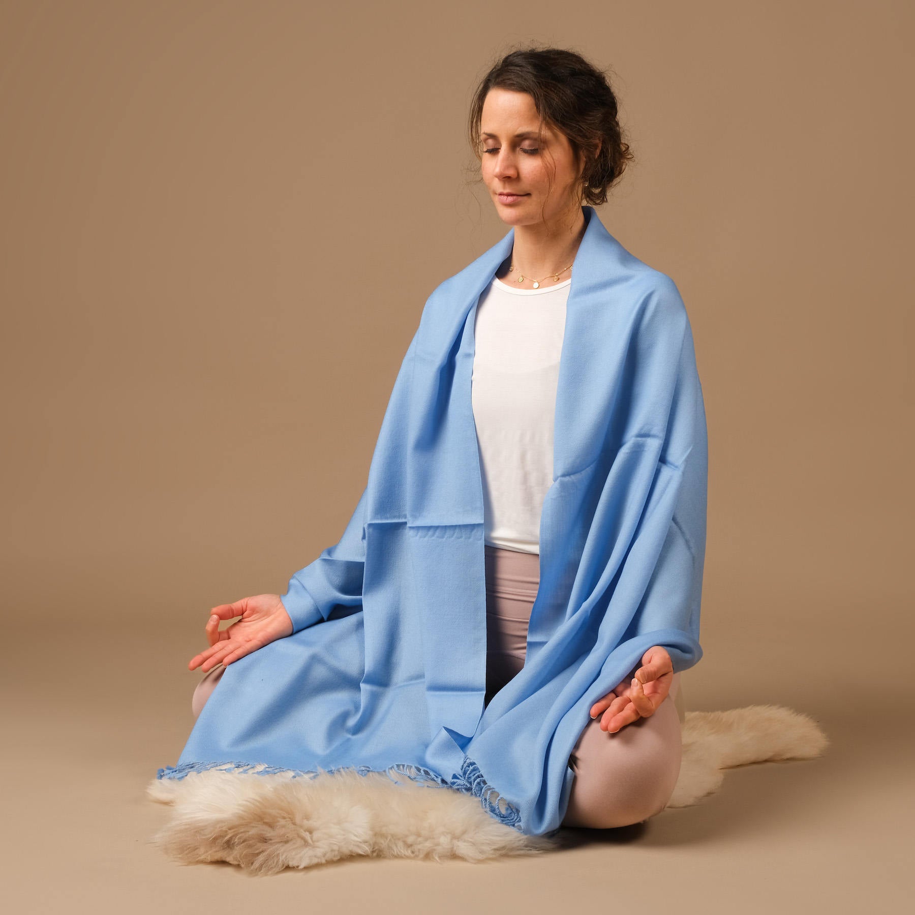 Meditationstuch Schal Merino Wolle uni hellblau