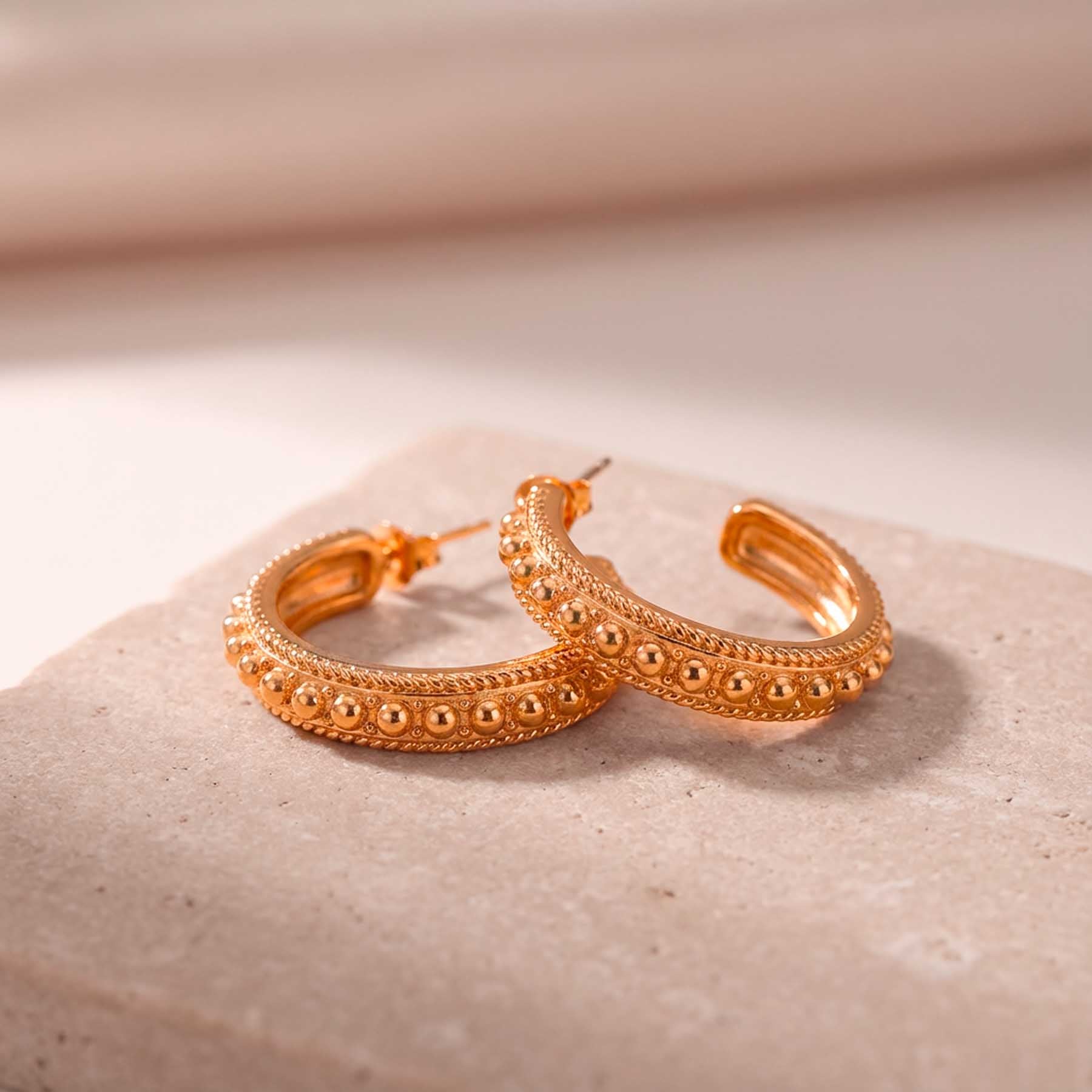 Orecchini a cerchio Magdalena in stile indiano oro