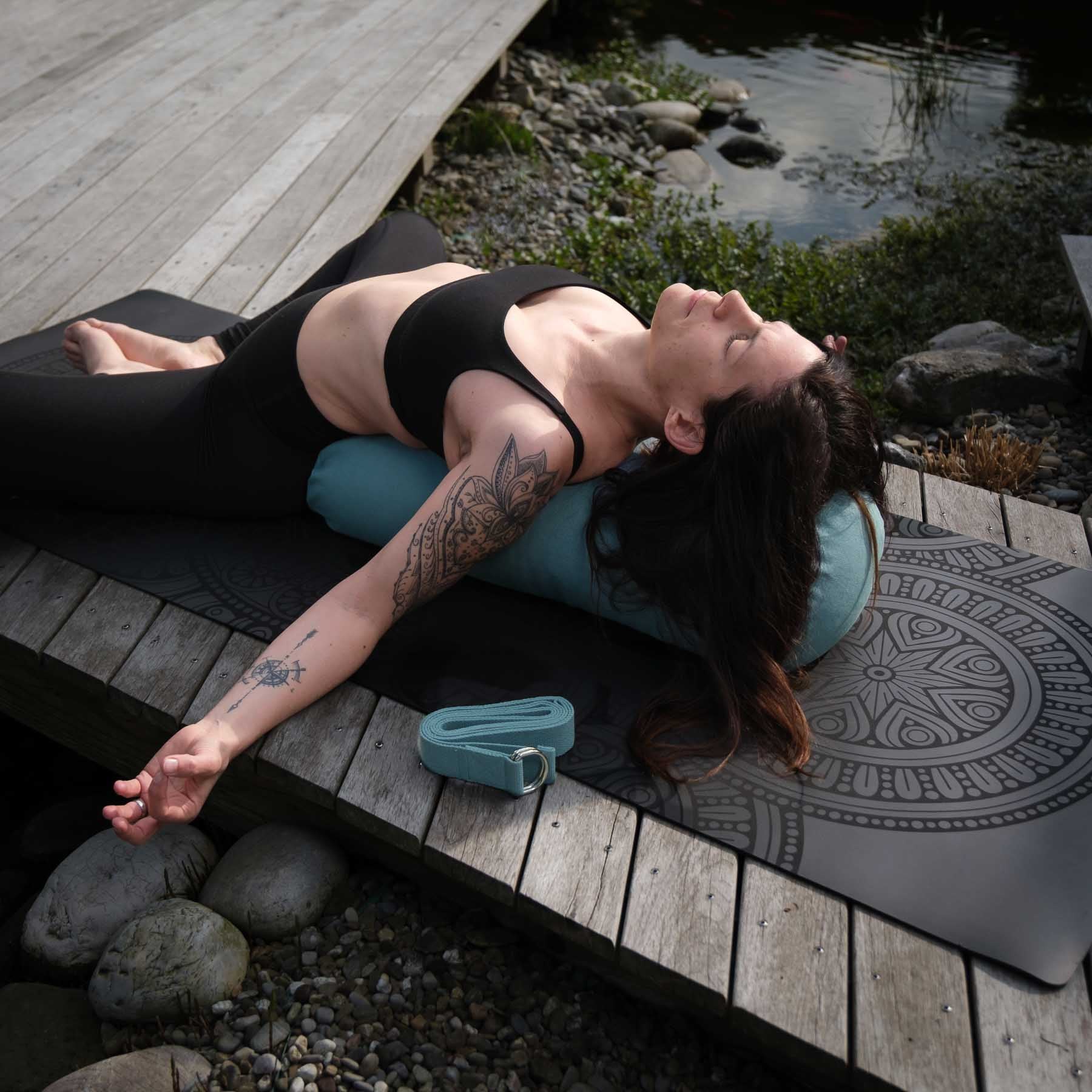 Yoga Bolster aus Baumwolle uni green-water