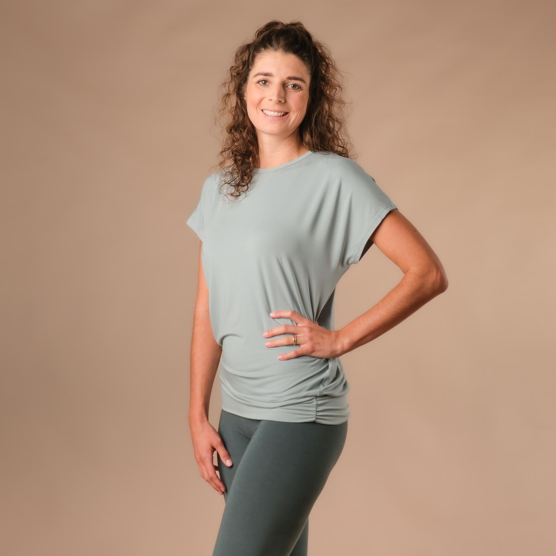 Yoga Shirt Comfy kurzarm nachhaltig in der Schweiz hergestellt green-water