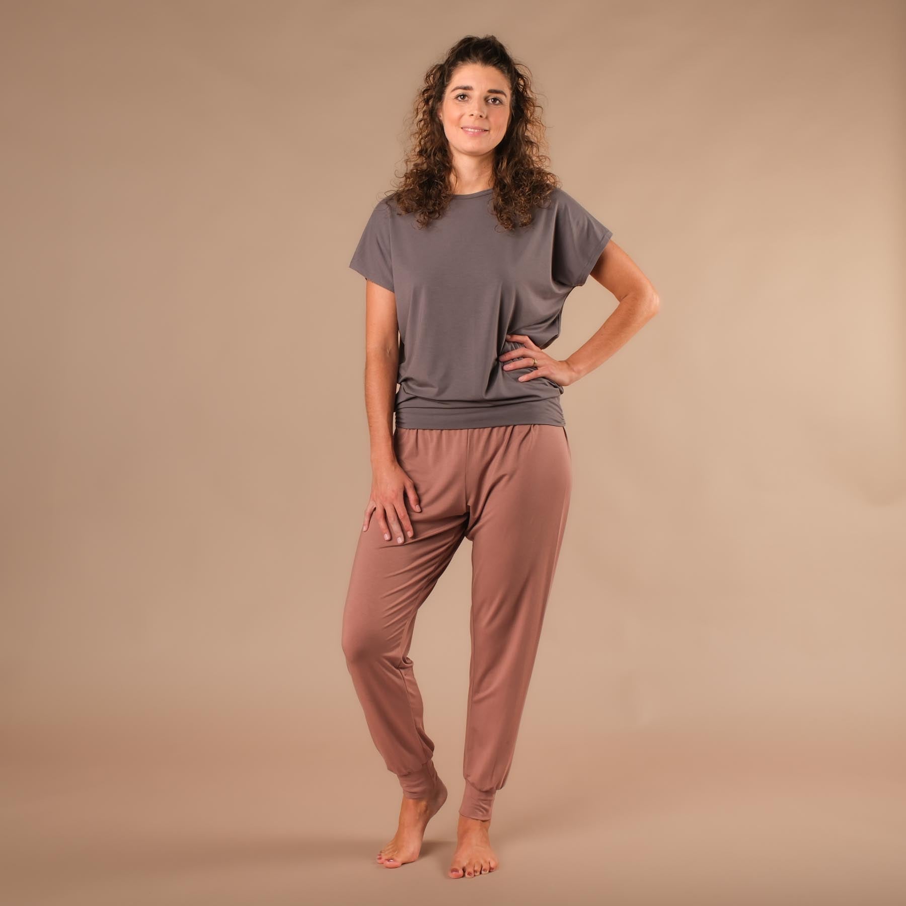 Yoga Shirt Comfy kurzarm nachhaltig in der Schweiz hergestellt steel-grey