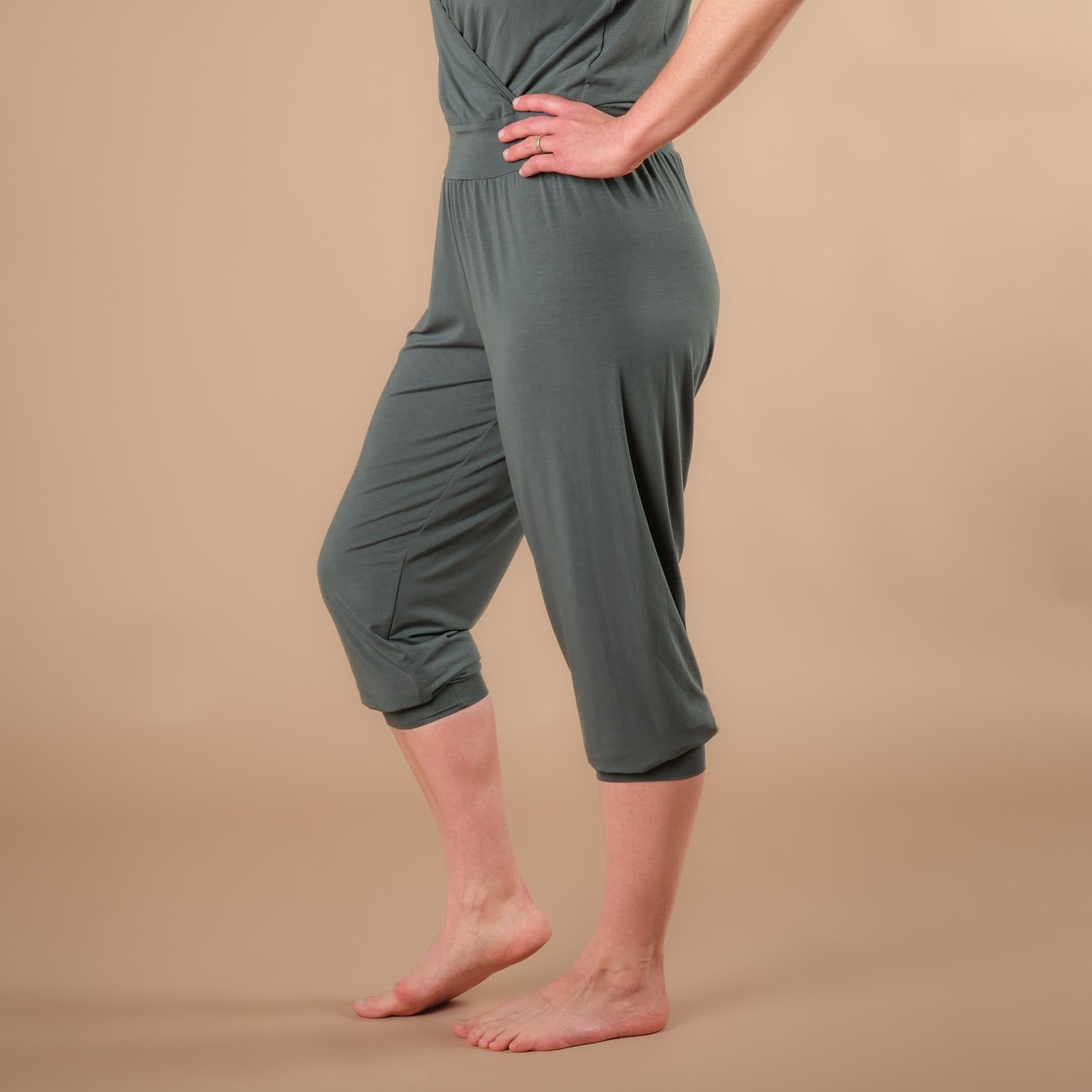 Yoga Jumpsuit in der Schweiz hergestellt smaragd
