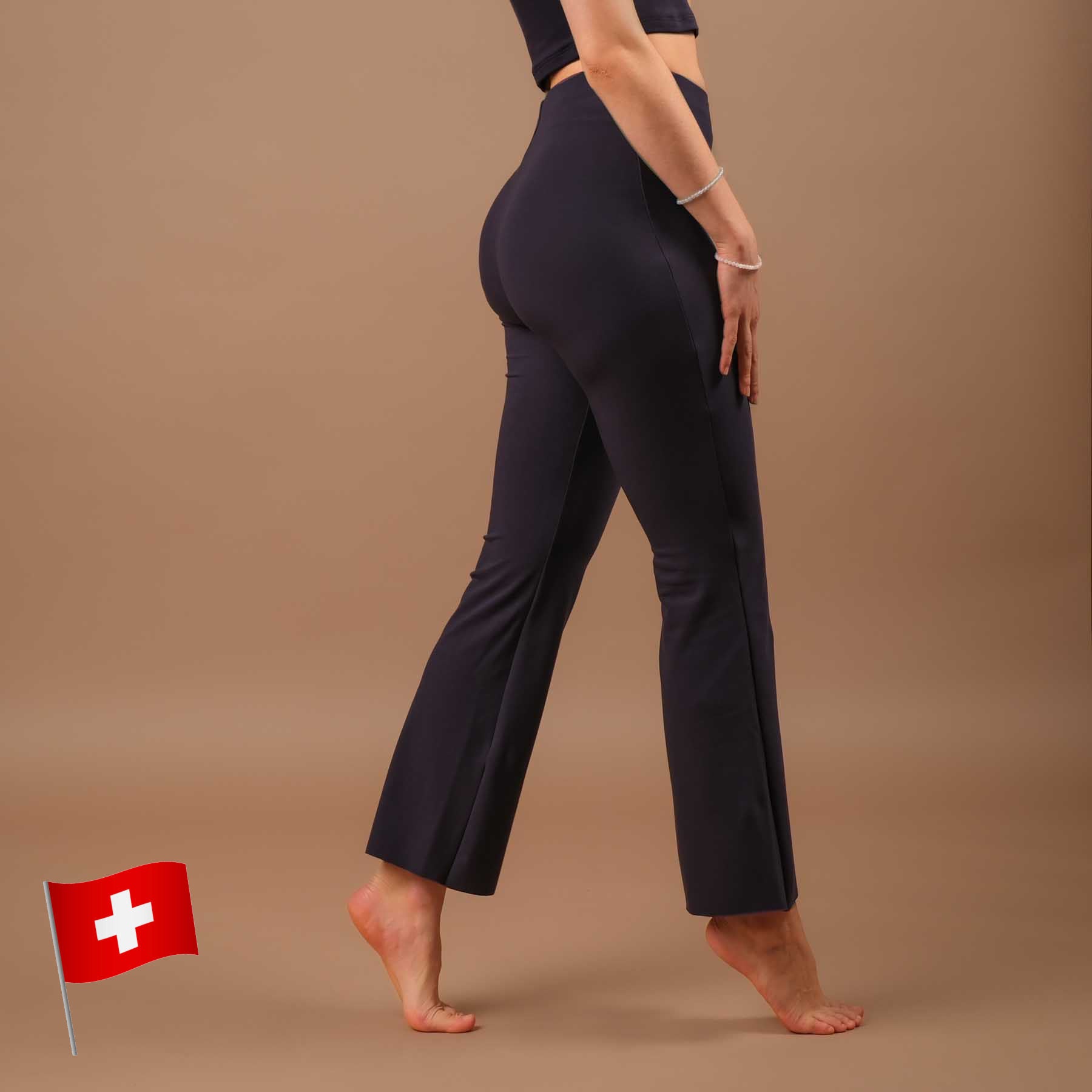 Yoga Leggings Bootcut Comfy nachhaltig in der Schweiz produziert navy