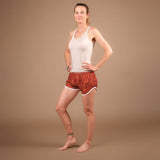 Yoga Pom Pom Shorts rostbraun
