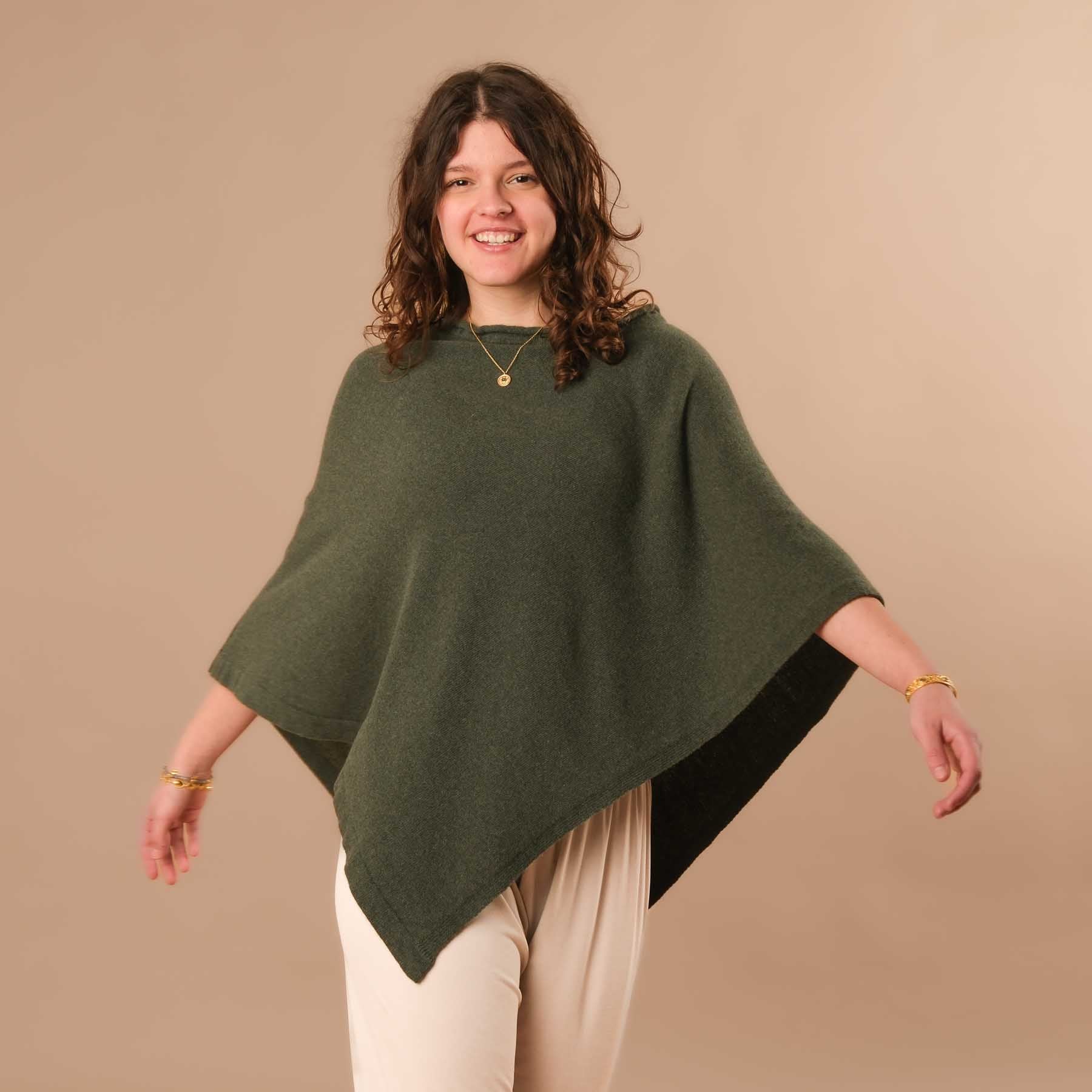 Nachhaltiger Kaschmir Poncho olive