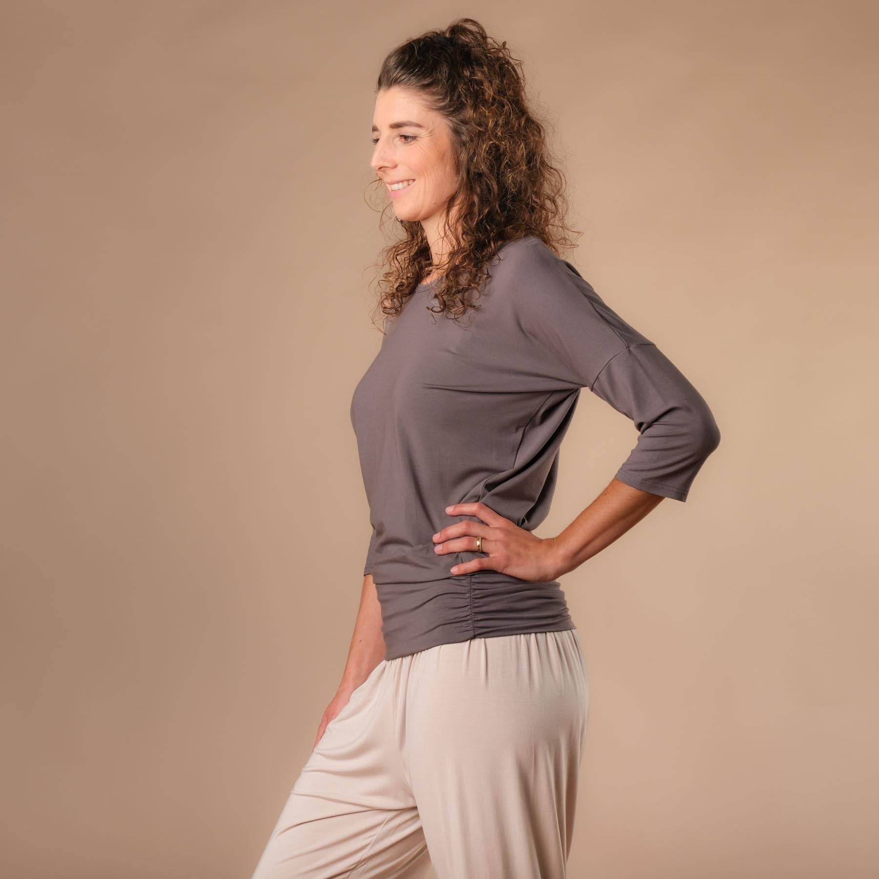 Yoga Shirt Comfy 3/4 Arm, in der Schweiz hergestellt, weichster Stoff, steel-grey