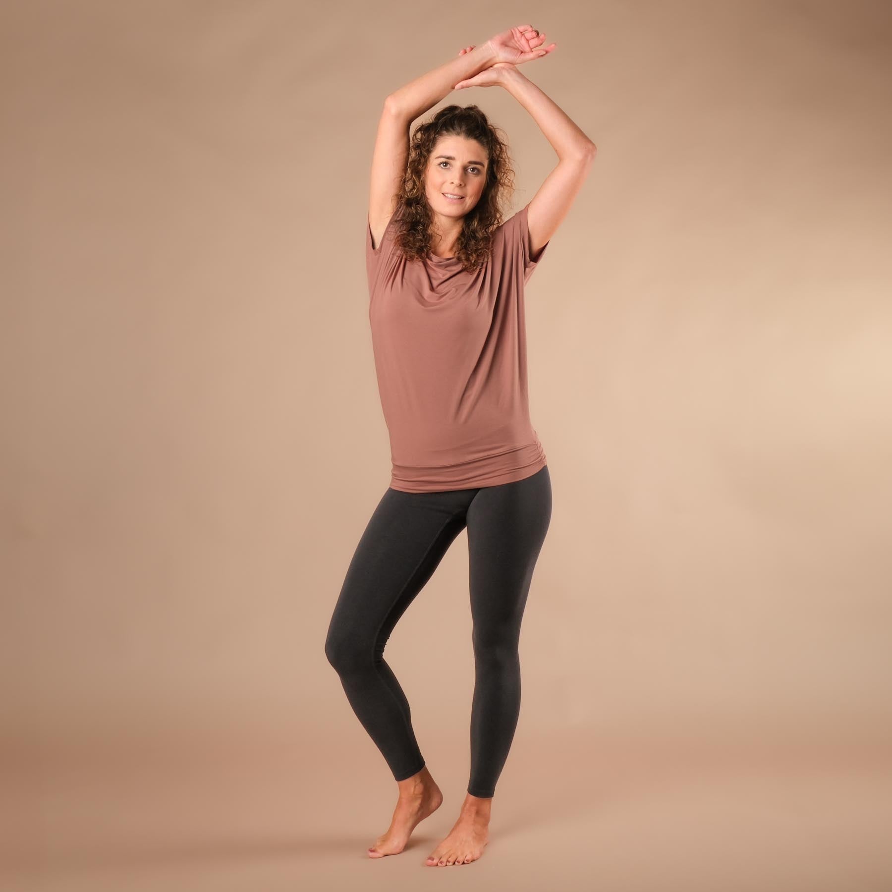 Yoga Wasserfall Shirt, super nachhaltig, in der Schweiz genäht, terracotta