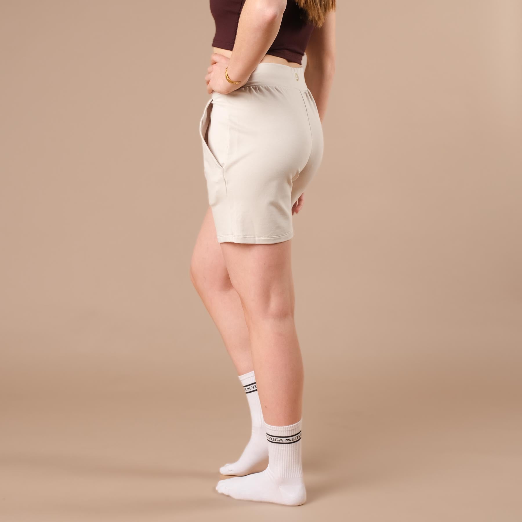 Short de yoga pour femme, durable, couleur écru