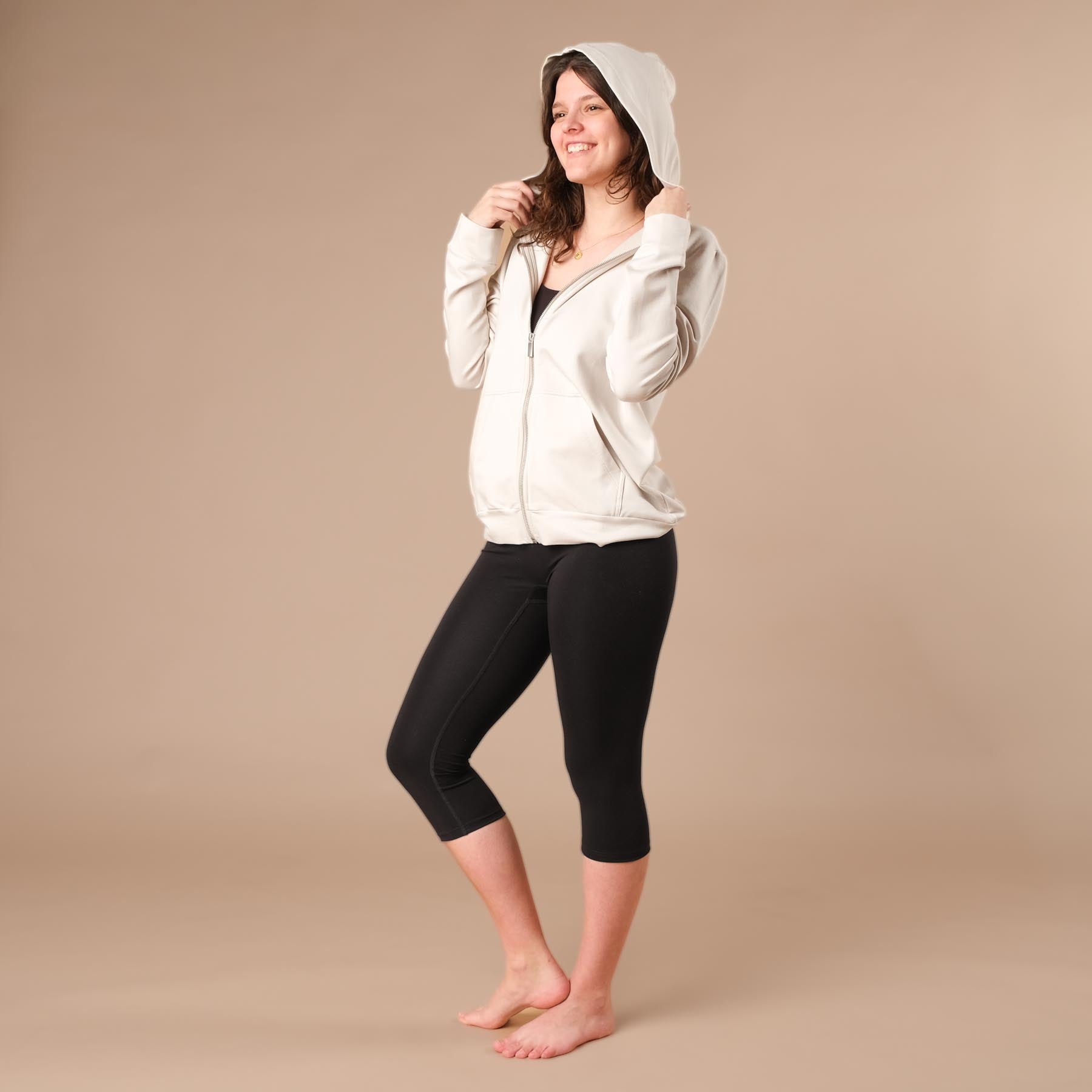 Felpa con cappuccio e zip unisex, realizzata in modo sostenibile in cotone e modal color ecru