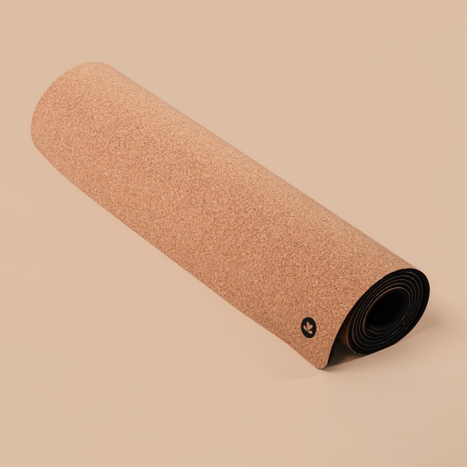 Yogamatte aus Kork und Naturkautschuk mit Libelle und Hilfslinie