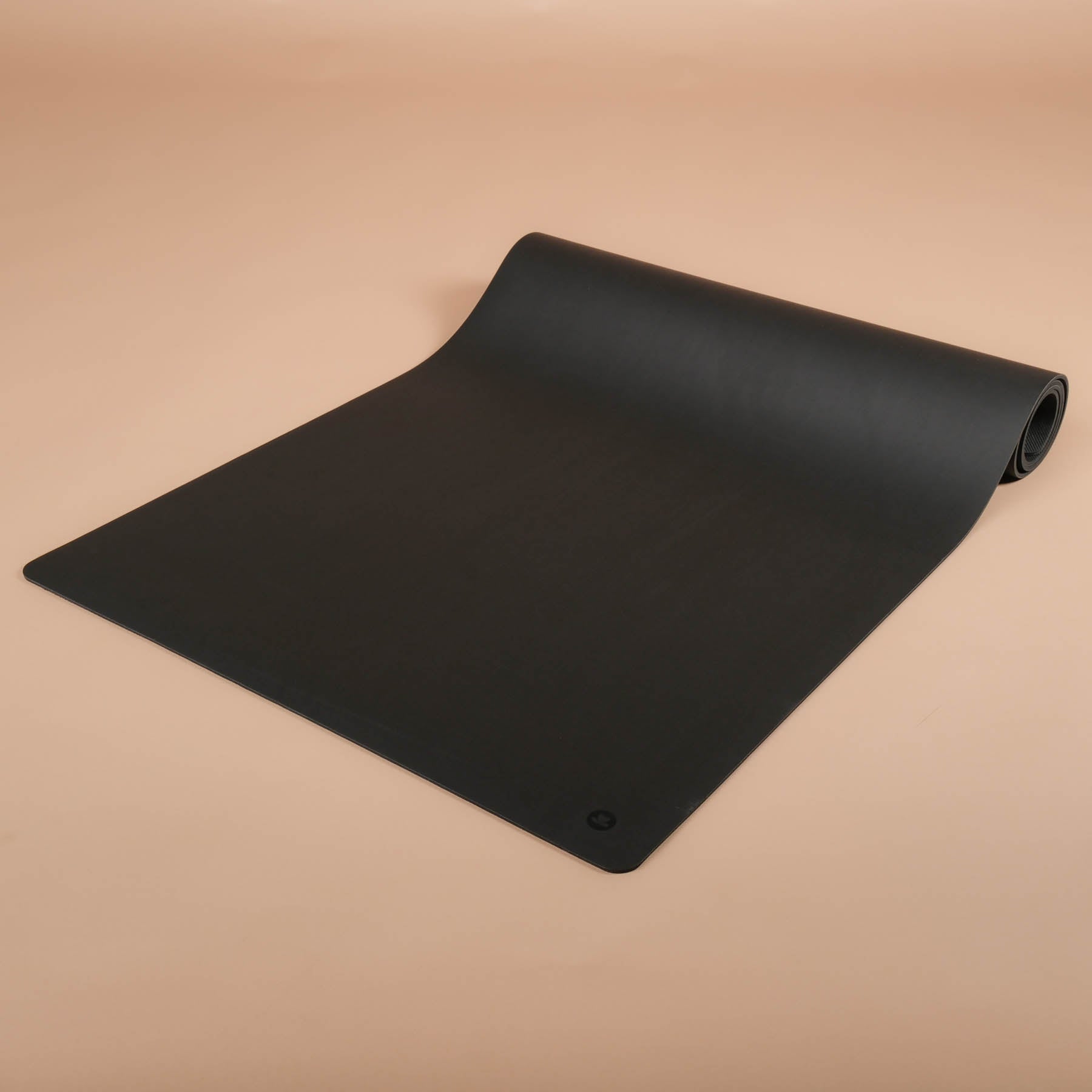 Yogammatte SuperGrip sehr rutschfest aus nachhaltigem Naturkautschuck in der Farbe schwarz
