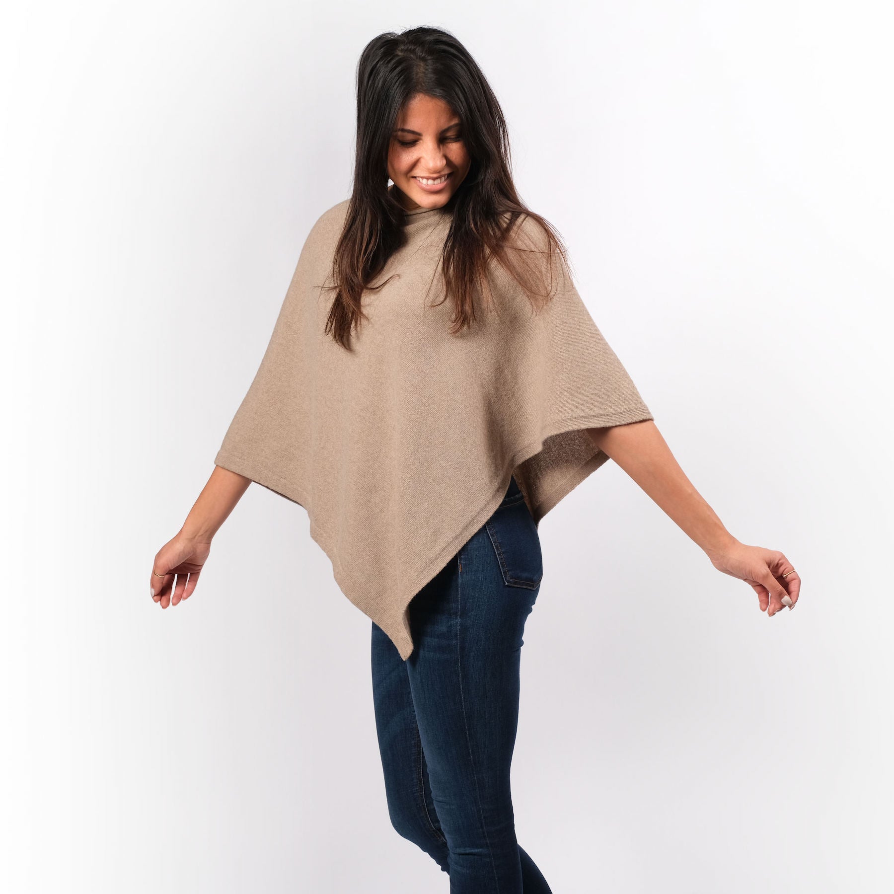 Nachhaltiger Kaschmir Poncho beige