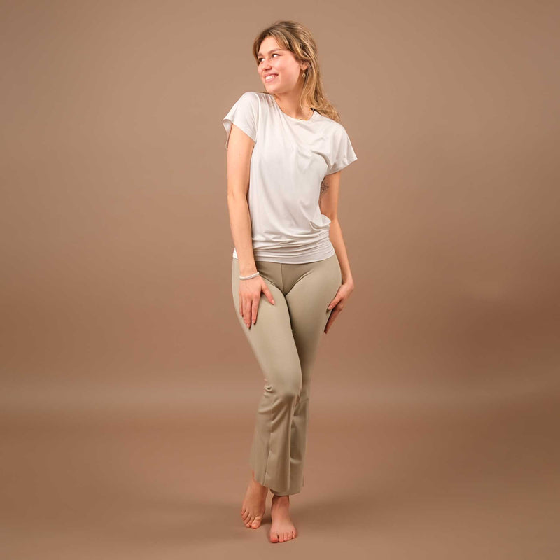 Yoga Shirt Comfy kurzarm nachhaltig in der Schweiz hergestellt weiss