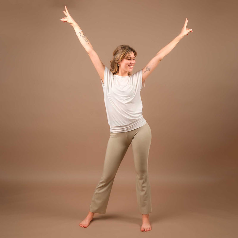 Yoga Shirt Comfy kurzarm nachhaltig in der Schweiz hergestellt weiss