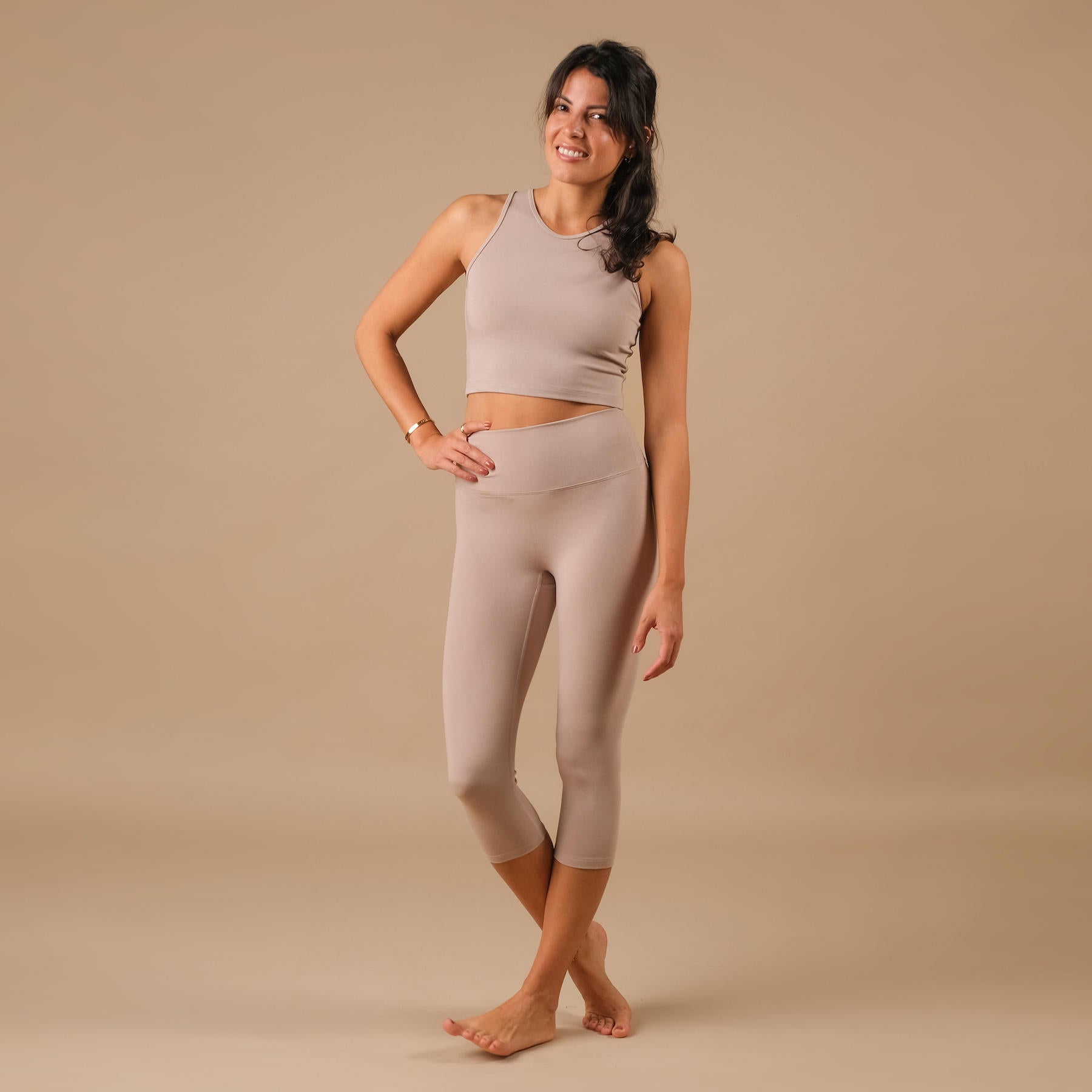 Yoga Crop Top Daniela mocca in der Schweiz hergestellt