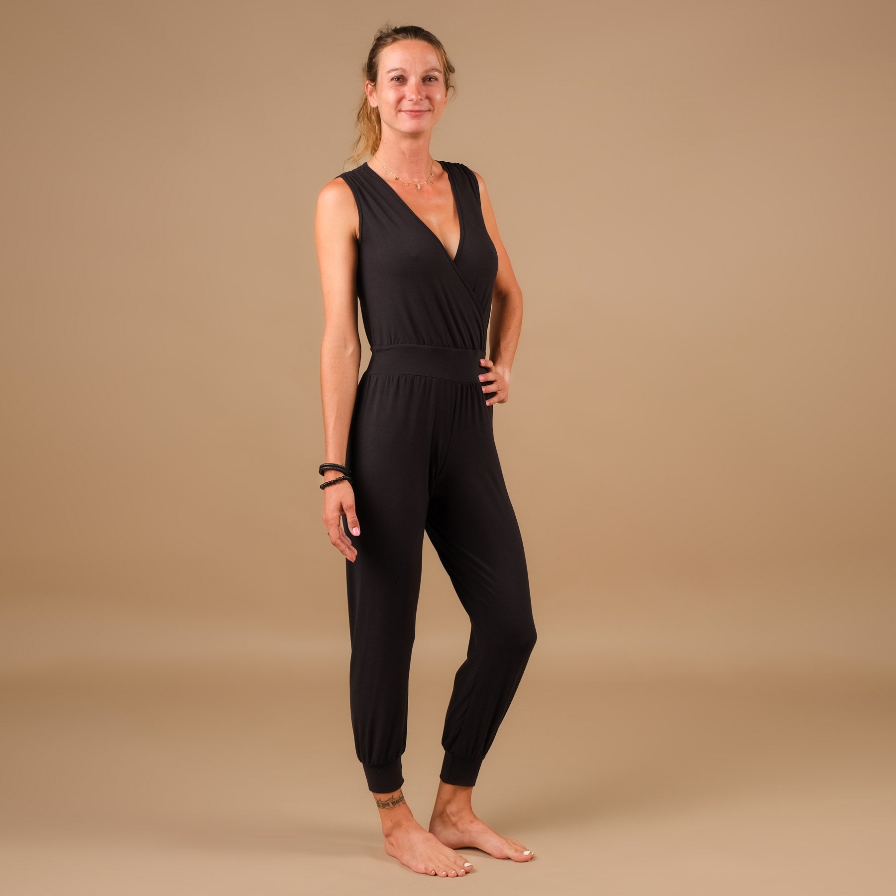 Yoga Jumpsuit in der Schweiz hergestellt schwarz