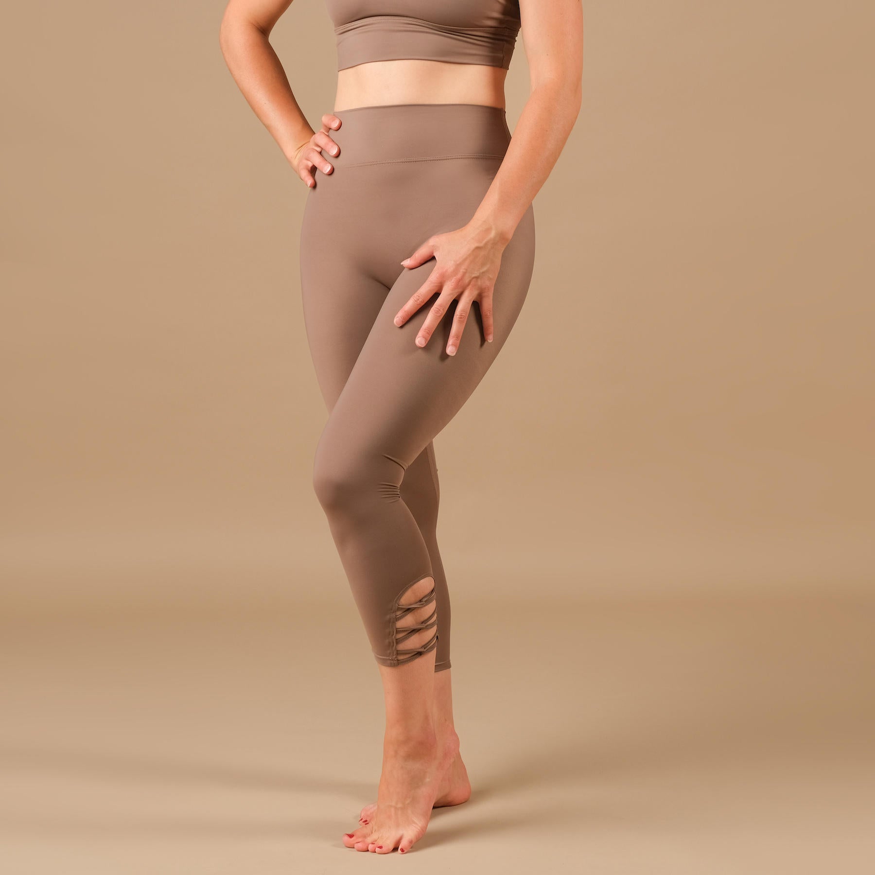 Yoga Leggings 7/8 Eco Mare in der Schweiz hergestellt aus recyceltem Econyl Stoff sand