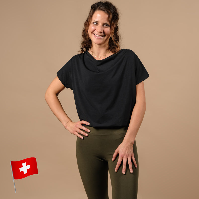 Yoga Wasserfallshirt schwarz, nachhaltiger Stoff, super bequem, in der Schweiz genäht