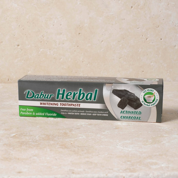 Ayurvedische Zahnpasta Dabur Herbal Aktivkohle